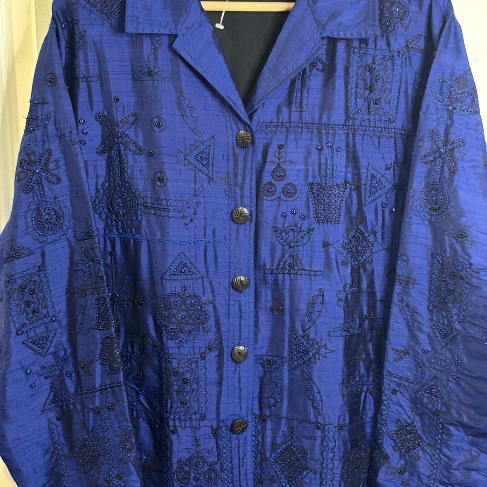 Chicos Embellished Sequined Blue Black All silk. Size 3-Plus Embroidered Art.
